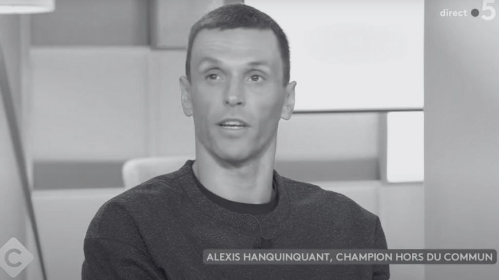 Alexie HANQUINQUANT sur le plateau ©C à vous