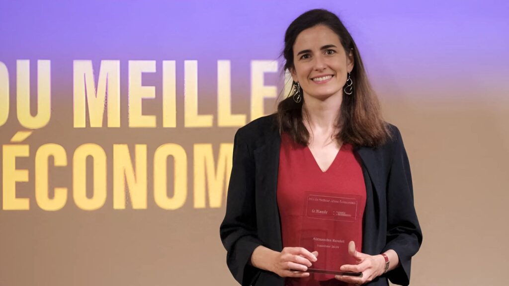 Alexandra ROULET reçoit le prix du meilleur jeune économiste 2024 ©Olivier Vigerie